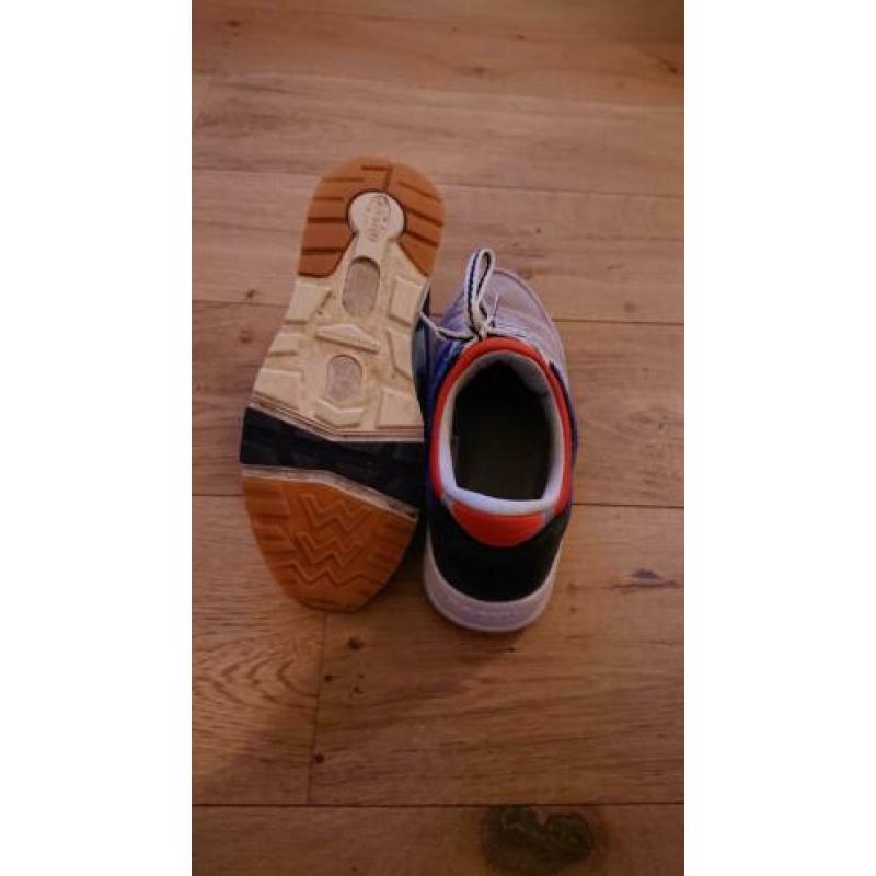 Karhu Aria Daphne mt 42 (valt als 40,5)
