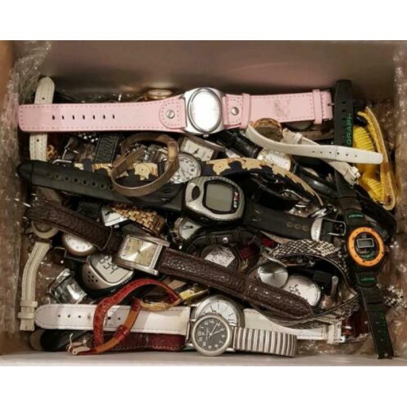 Groot lot horloges, partij ruim 3 kg, 100+ horloges