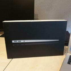 apple Mac book air 13.3/1.86GHz/2GB/128GB Flash storage