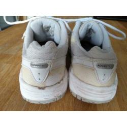 Asics Advantage tennisschoenen maat 40,5