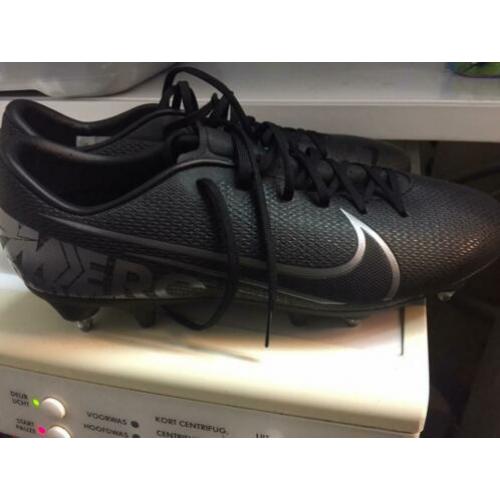 Maat 43 Nike mercurial met SG en anti clog