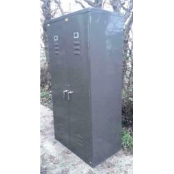 kledingkast / 2 deurs lockerkast / gebruikt 100 x 50 x 200 h