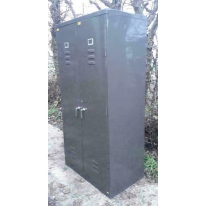 kledingkast / 2 deurs lockerkast / gebruikt 100 x 50 x 200 h