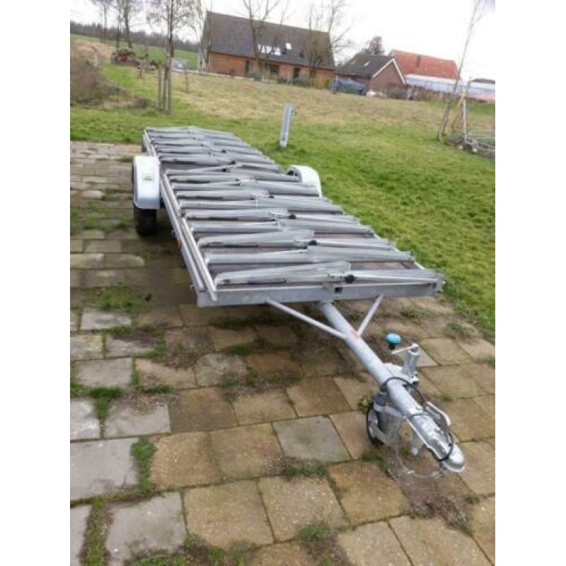 Fietsaanhangwagen voor 20 fietsen