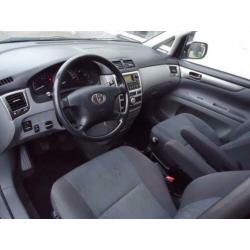 Toyota Avensis Verso 2.0i Linea Luna * 7 Persoons * Airco *