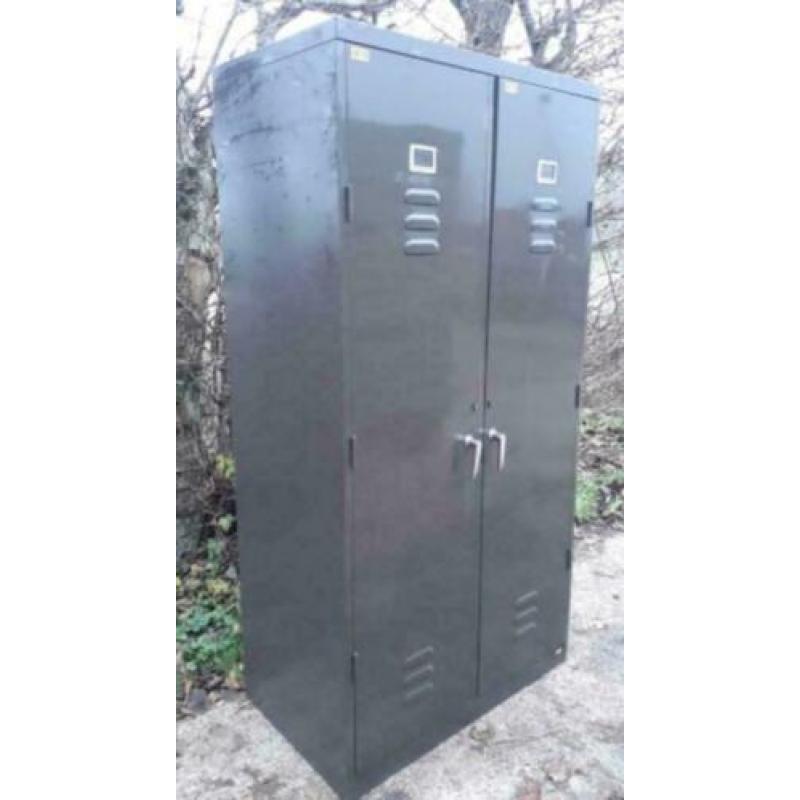 kledingkast / 2 deurs lockerkast / gebruikt 100 x 50 x 200 h