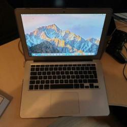 apple Mac book air 13.3/1.86GHz/2GB/128GB Flash storage