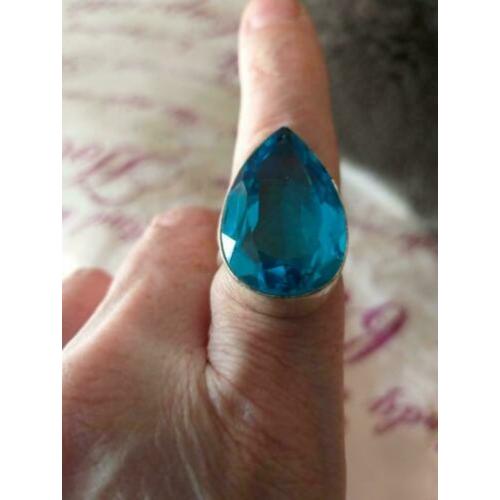 Prachtige handgemaakte 925z ring met blauw topaas maat 18.5
