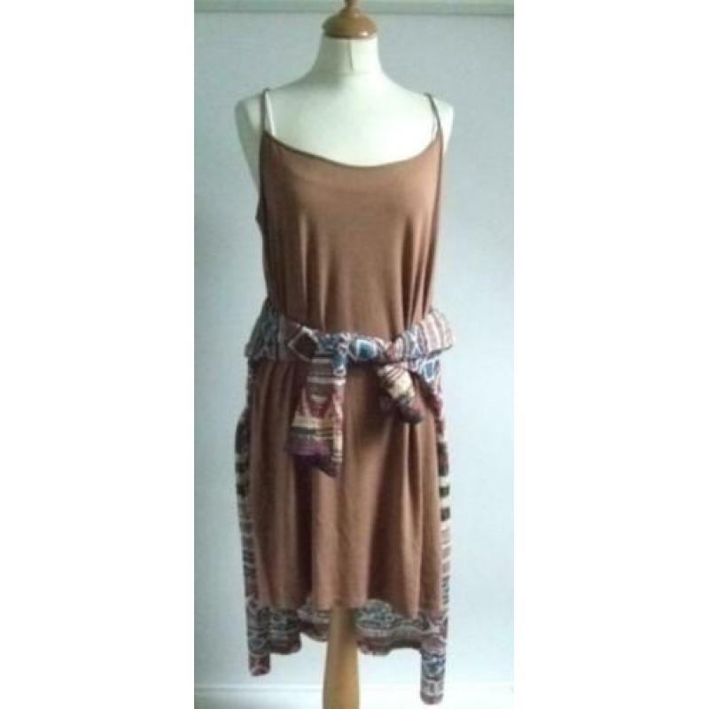Leuke "gehaakte" jurk van Caroline Biss met print mt 44 / 46