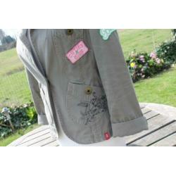 Esprit legergroen jasje met emblemen maat S