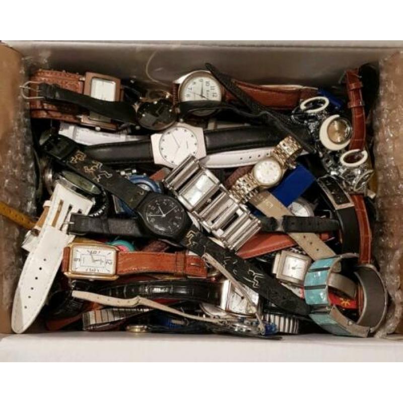 Groot lot horloges, partij ruim 3 kg, 100+ horloges
