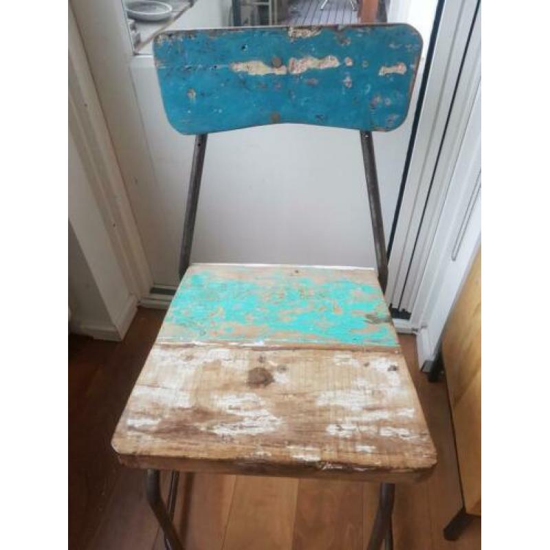 Industriële houten stoel