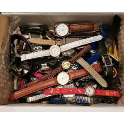 Groot lot horloges, partij ruim 3 kg, 100+ horloges