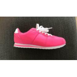 Leuke zomerse sneakers mt 39