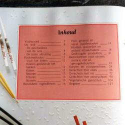Lekker en gezond koken in de wok. Hardkaft boek uit 1991