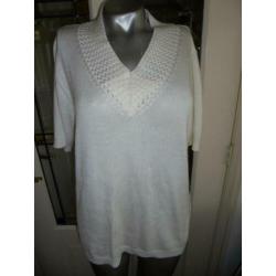 prachtige trui creme mooie hals 42