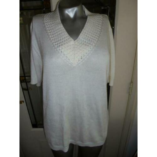 prachtige trui creme mooie hals 42