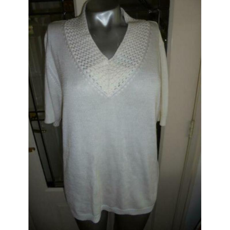 prachtige trui creme mooie hals 42