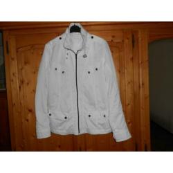 Leuk wit zomer jack maat 44/46 geheel gevoerd (meer in 44)