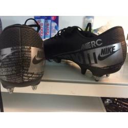 Maat 43 Nike mercurial met SG en anti clog
