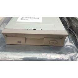 2 Hele oude floppy drive's