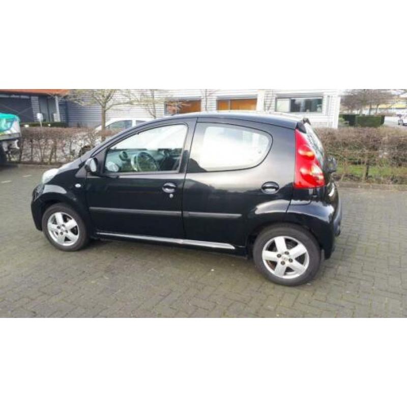 Peugeot 107 1.0 12V 5DR 2011 Zwart metallic
