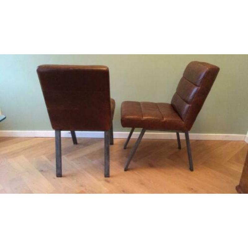 2 leren stoelen loods 5