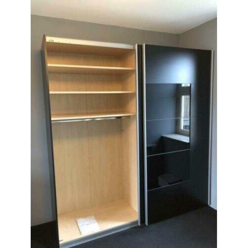 Kledingkast Arte M (zwart)