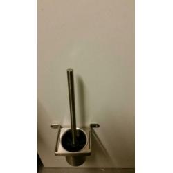 Partij toiletborstels in rvs.