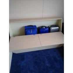 2 persoons bed 80x200cm incl bedbodems en kastje