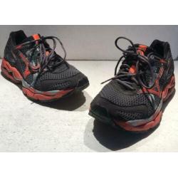 MIZUNO WAVE ENIGMA 2 HEREN HARDLOOPSCHOENEN maat 45