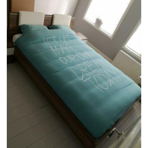 Bed met nachtkastjes 160 x 220