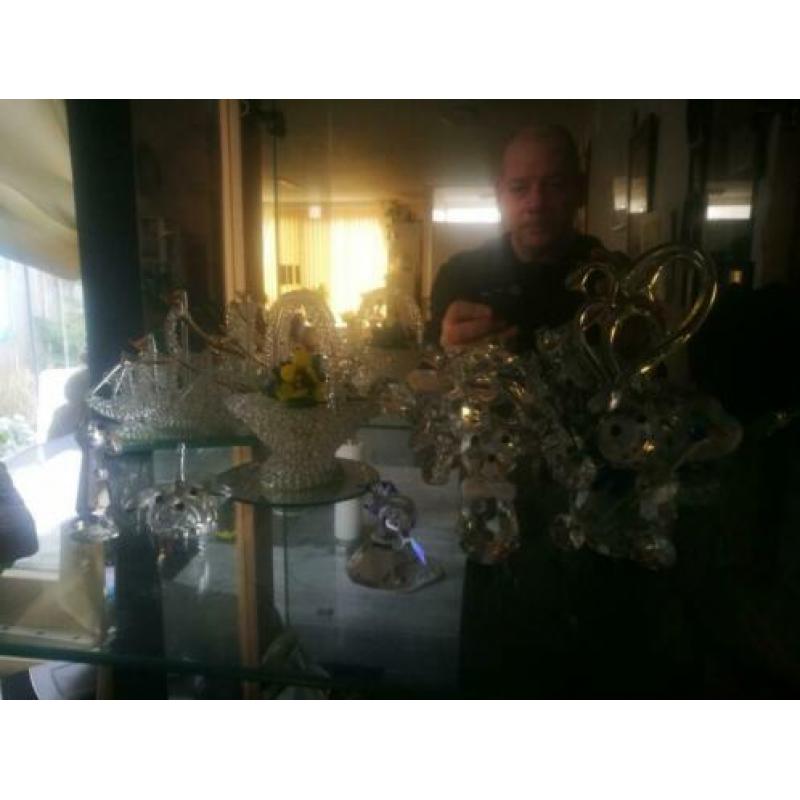 Aangeboden diverse beelden in glas /dieren enz..