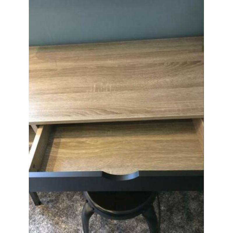 Bureau met kruk