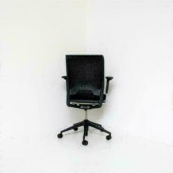 Vitra. ID Mesh: Zwarte Ergonomische, Bureaustoelen.
