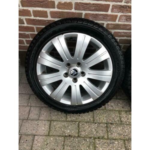 Winterbanden met LM velgen 17 inch Skoda Octavia