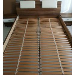 Bed met nachtkastjes 160 x 220
