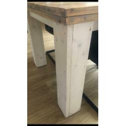 Robuuste steigerhouten tafel