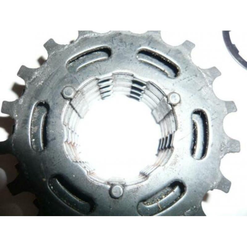Gevraagd: cassette of losse tandwielen Shimano 600 jaren '80