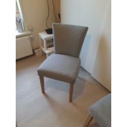 2 eetkamerstoelen