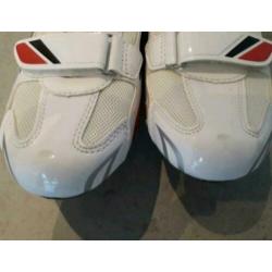 AGU Wielrenschoenen heren mt 46