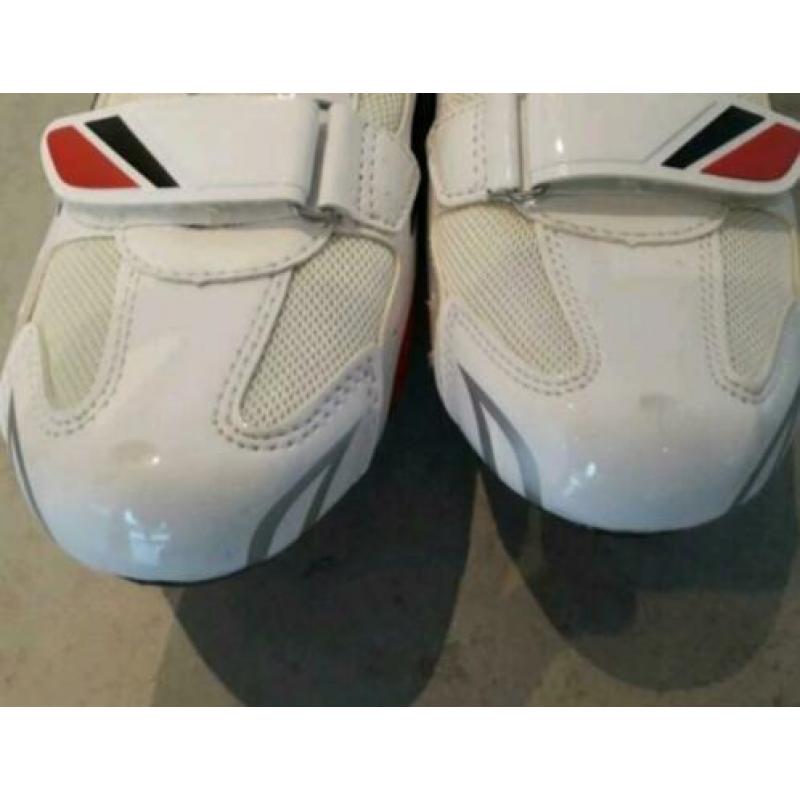 AGU Wielrenschoenen heren mt 46