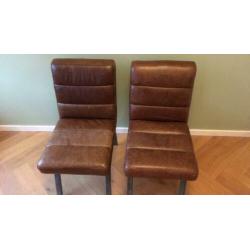 2 leren stoelen loods 5