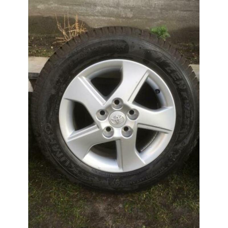 15” originele toyota auris / corolla velgen + winterbanden