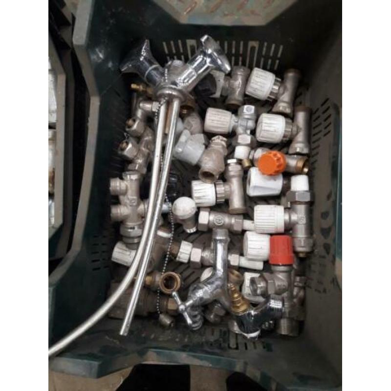 Partij thermostaat kranen nieuw en gebruikt goedkoop
