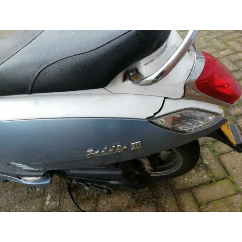 Sym fiddle 3 45km brom bj 2015 Helmplicht