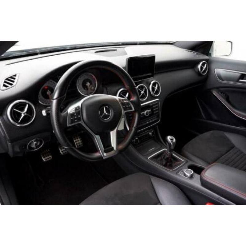 Mercedes-Benz A-klasse 180 AMBITION AMG-LINE, XENON, 1e EIGE