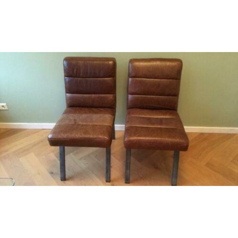 2 leren stoelen loods 5
