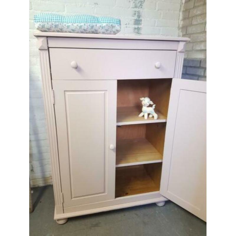 Meidenkast baby kinderkamer kast