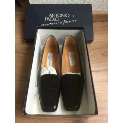 Als nieuw:zwart leren pumps maat 38